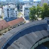 Pogled proti V z novimi stolpiči na mestu, kjer sta nekoč kraljeval Feršped in Geološki zavod.